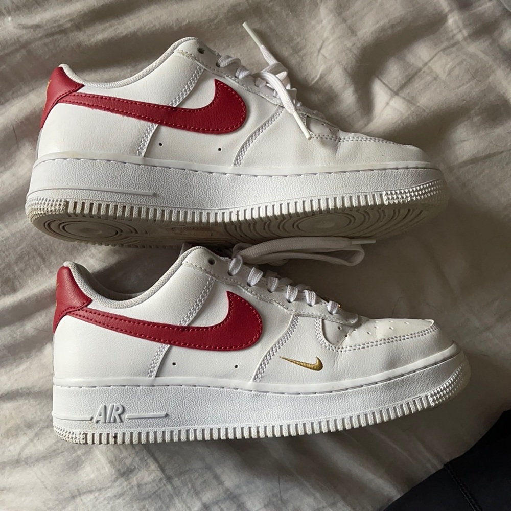 Women’s Nike Red Air Force 1 gold